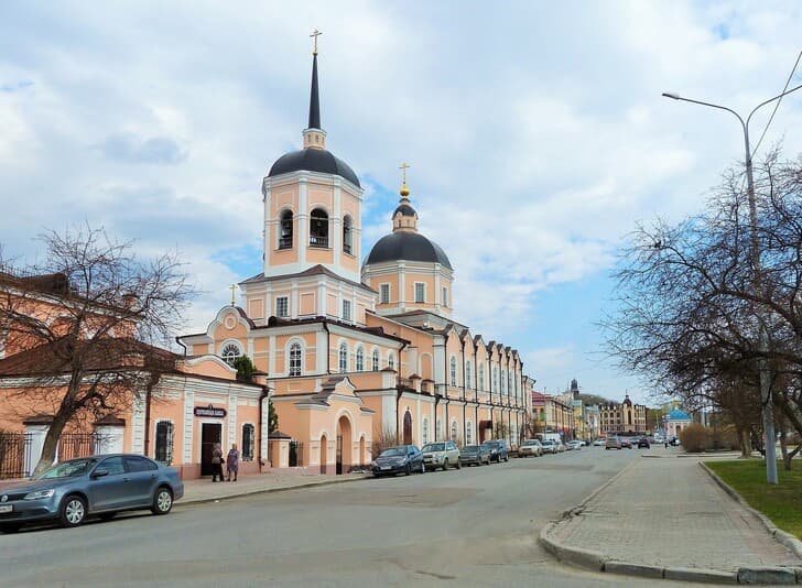 Богоявленский собор на площади Ленина