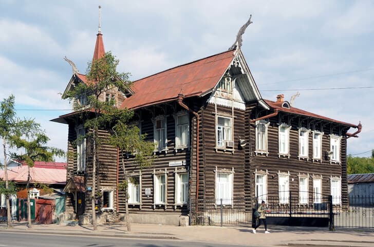 Дом с драконами в Томске